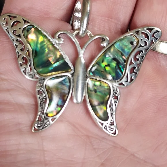 Silver Butterfly Pendant with Abalone Inlay - Picture 5 of 6